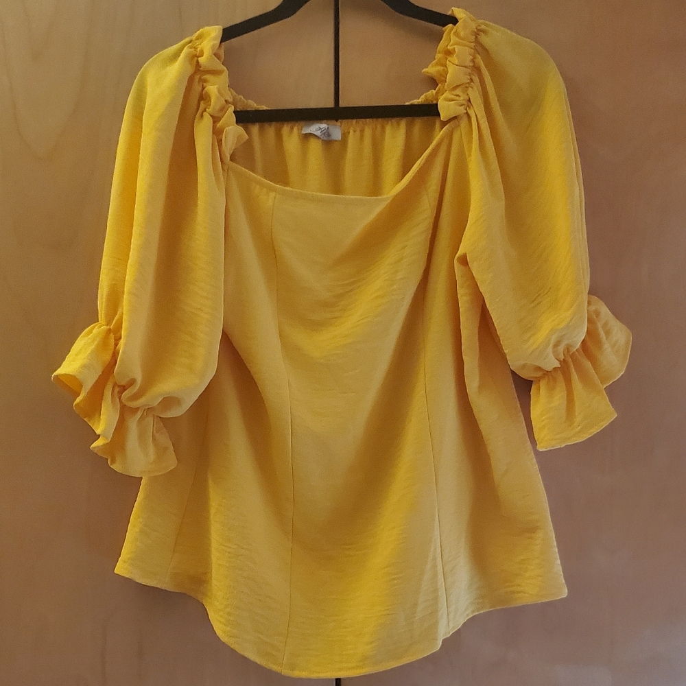 ☆SOLD☆ April Blouse Woman Large Yellow Balloon 3/4 Sleeve Top